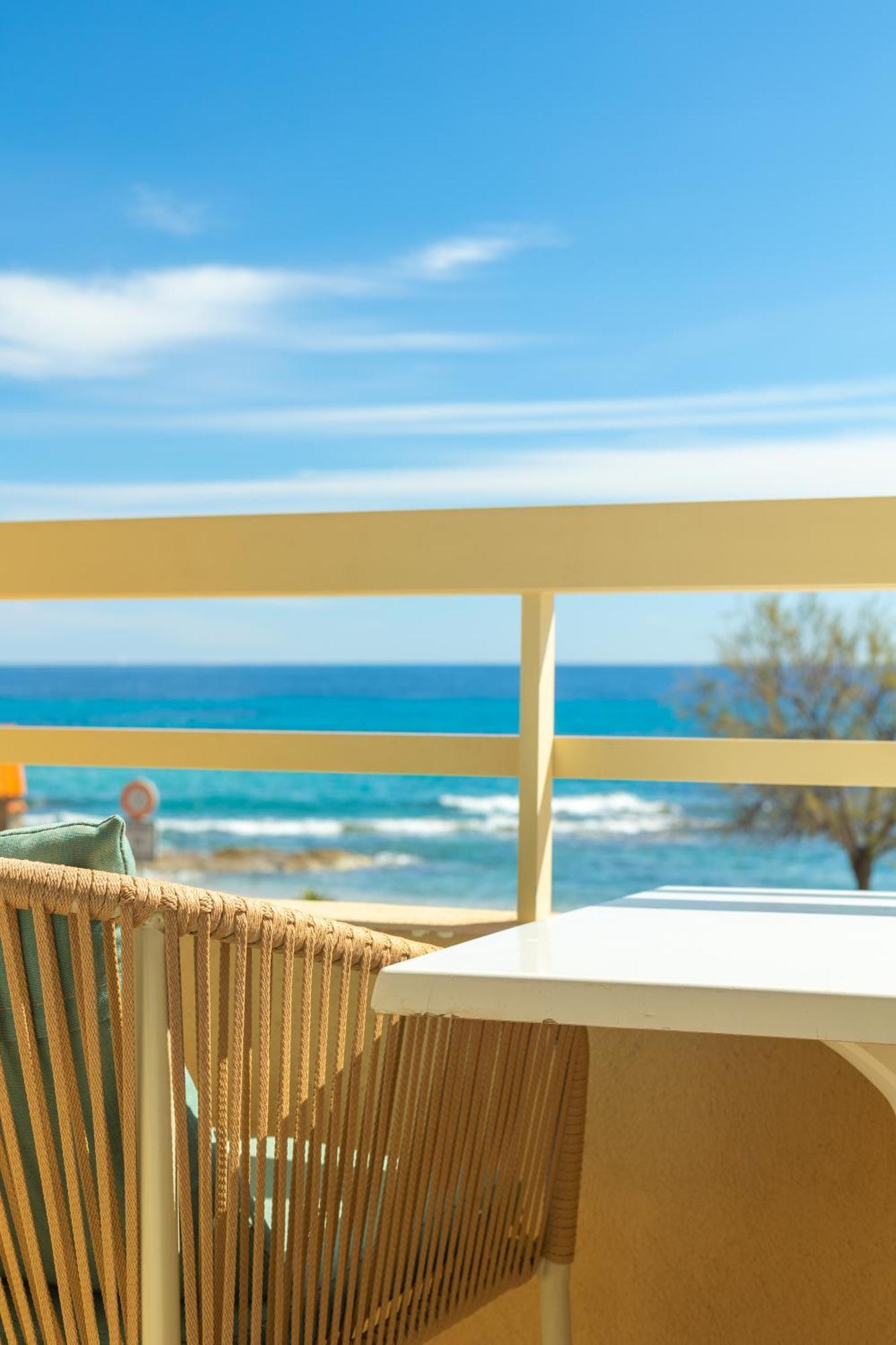 Hotel Mediterranee Le Lavandou Zewnętrze zdjęcie