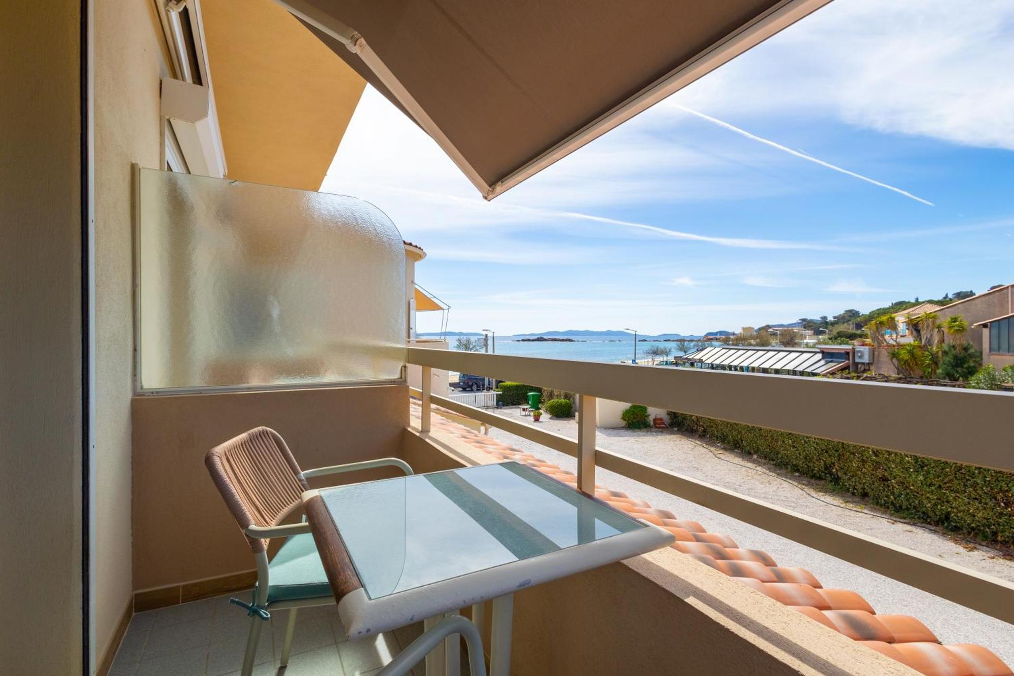Hotel Mediterranee Le Lavandou Zewnętrze zdjęcie