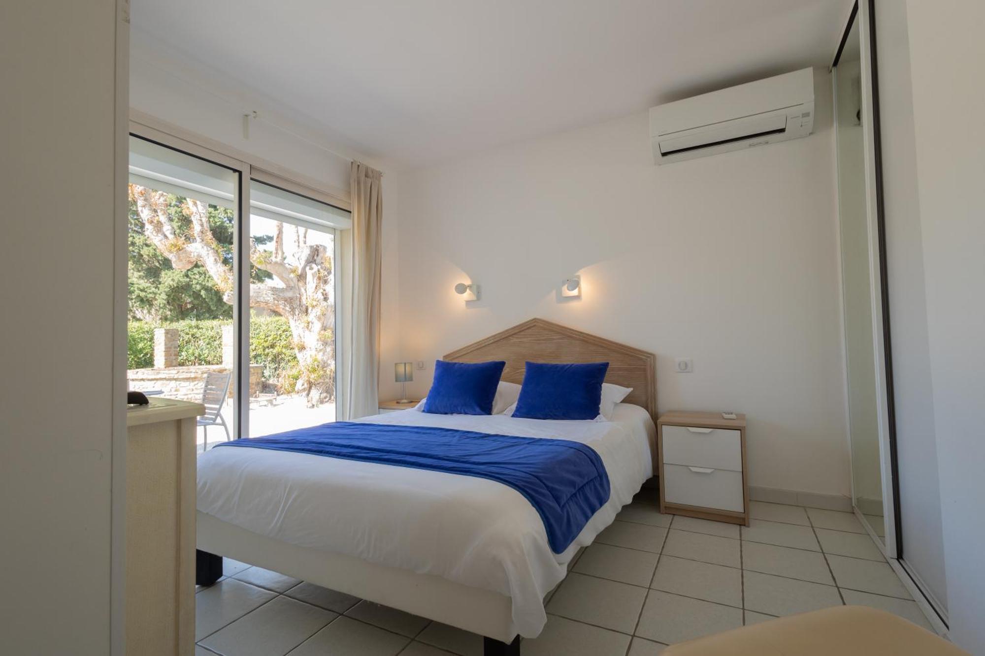Hotel Mediterranee Le Lavandou Zewnętrze zdjęcie