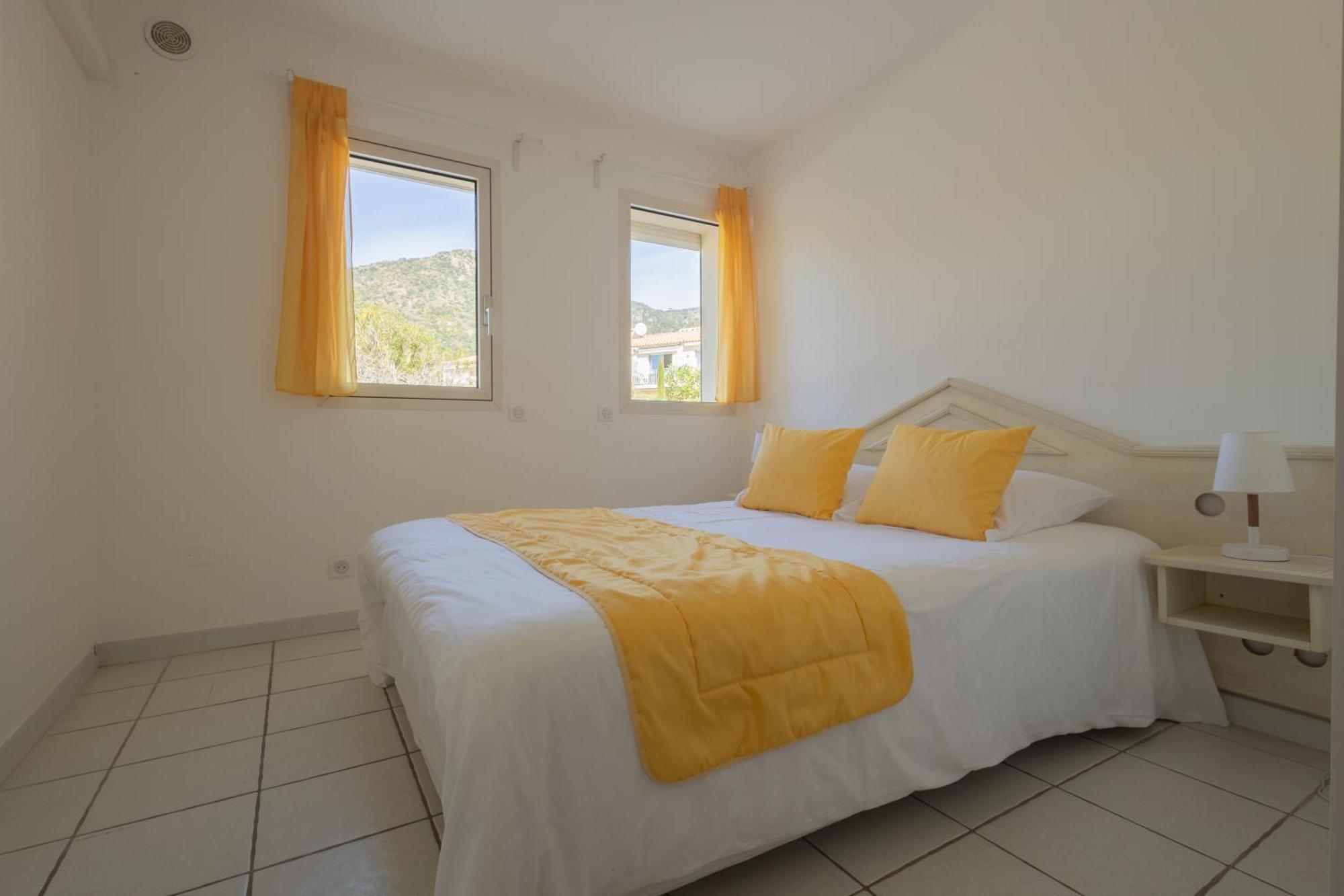 Hotel Mediterranee Le Lavandou Zewnętrze zdjęcie