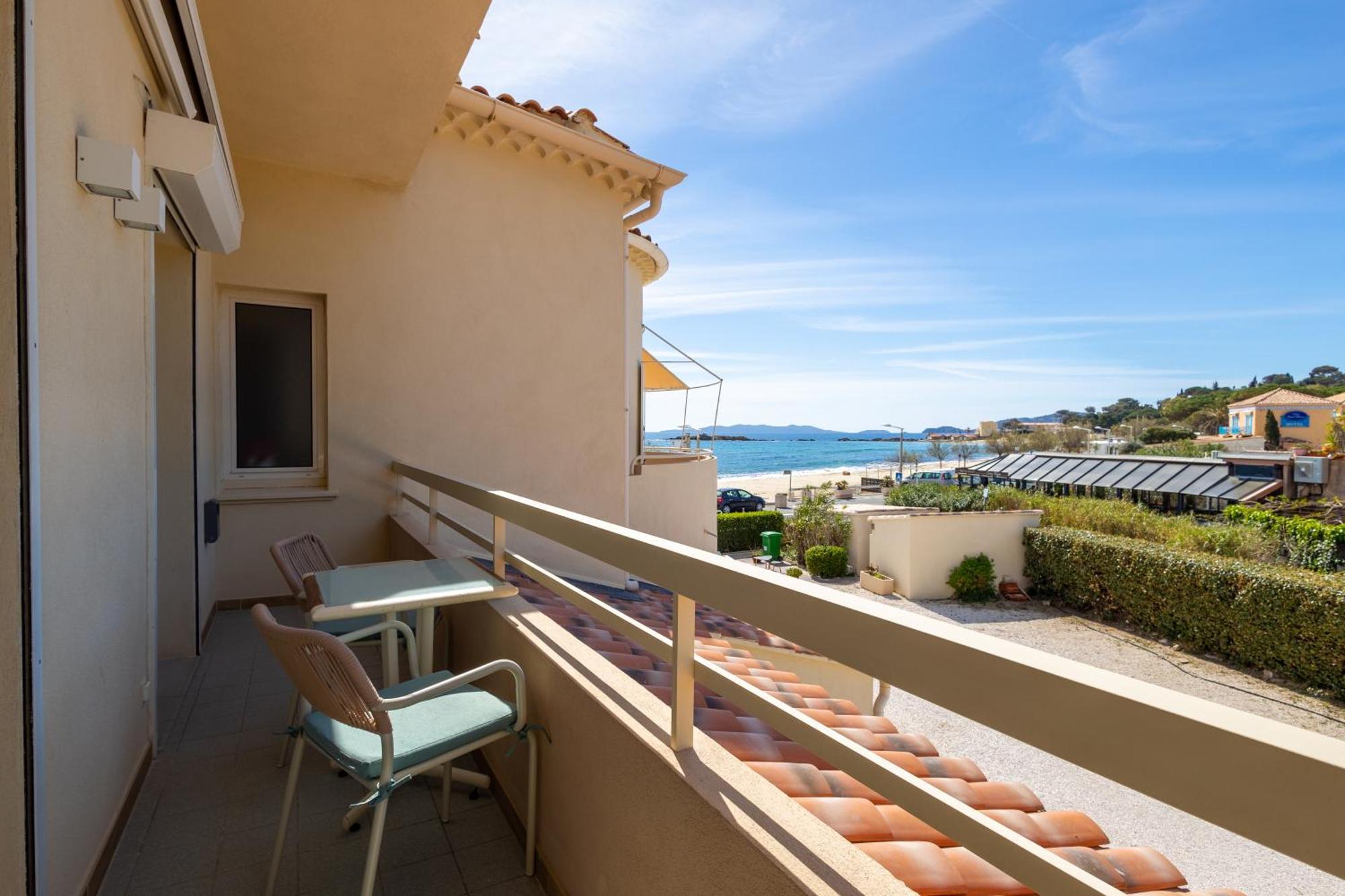 Hotel Mediterranee Le Lavandou Zewnętrze zdjęcie