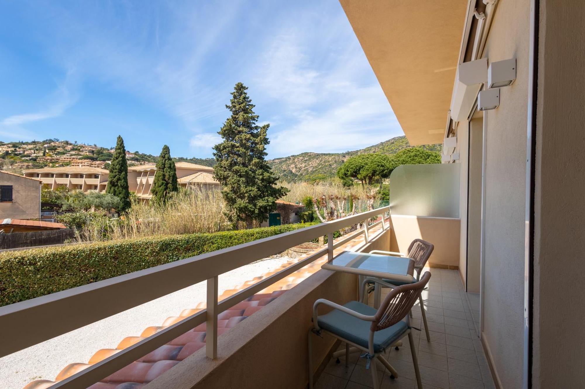 Hotel Mediterranee Le Lavandou Zewnętrze zdjęcie