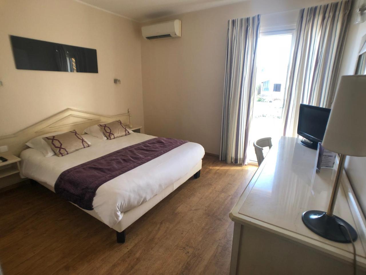 Hotel Mediterranee Le Lavandou Zewnętrze zdjęcie